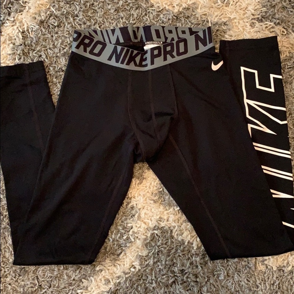 Nike leggings boys large